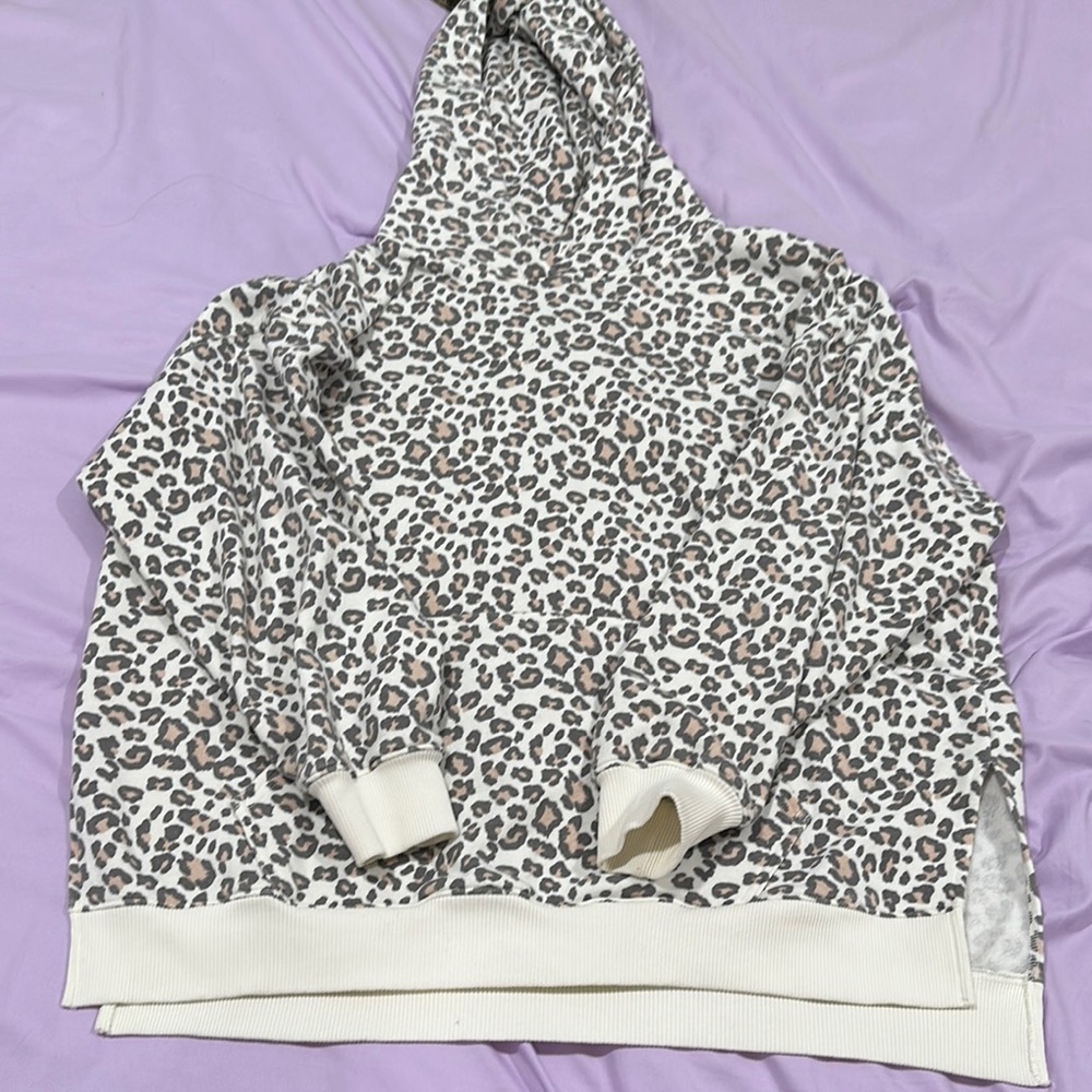 American Eagle Outfitters Leopard Print Hoodie in Cream and Brown